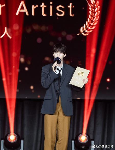 实至名归！周翊然用温柔治愈的气场传递善意，这份暖心力量值得被更多人看见，未来继续