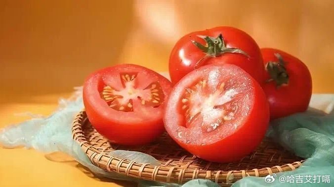 凤凰新闻【专家警告：每天吃一个西红柿，就等于给血管“上锁”？真相来了】“每天一个