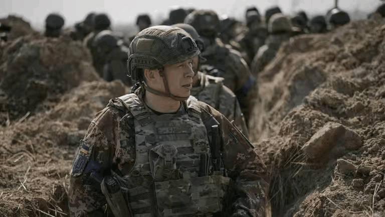 乌军司令西尔斯基在谈及俄乌停火谈判时，坚称基辅绝对不考虑任何包含割地条款的停火协