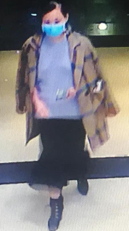 27岁女子成组织卖淫集团主犯被通缉 27岁，本应是逐梦的年纪，可湖南宜章的余井红