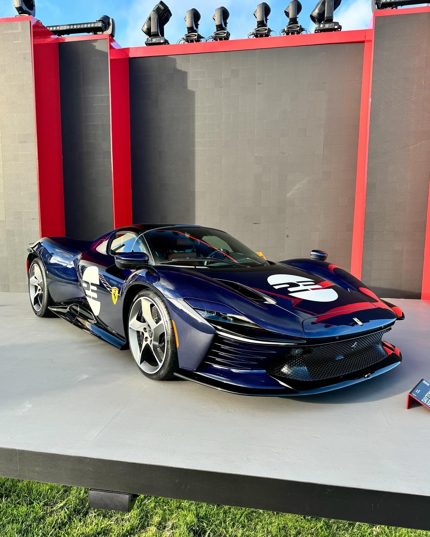 法拉利Daytona SP3 蓝碳 