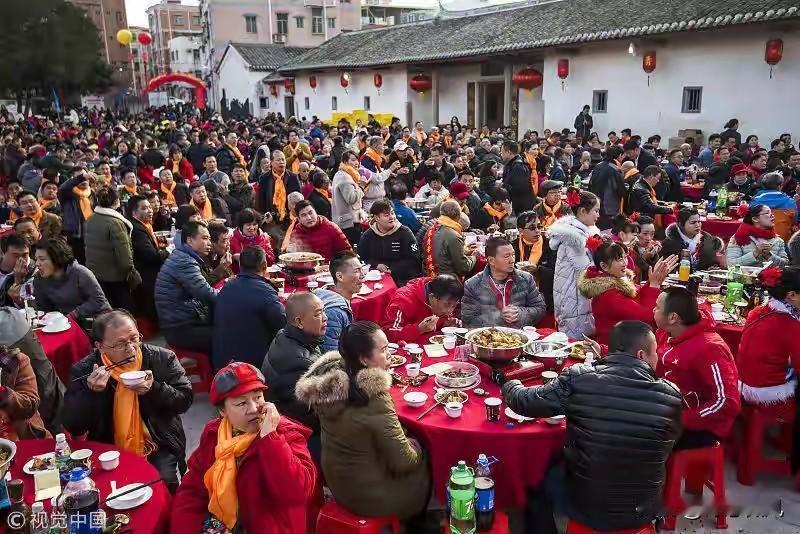 不出20年，中国无数家族将迎来“无声终结”：没人能躲掉的大洗牌。
 
不少人刷到