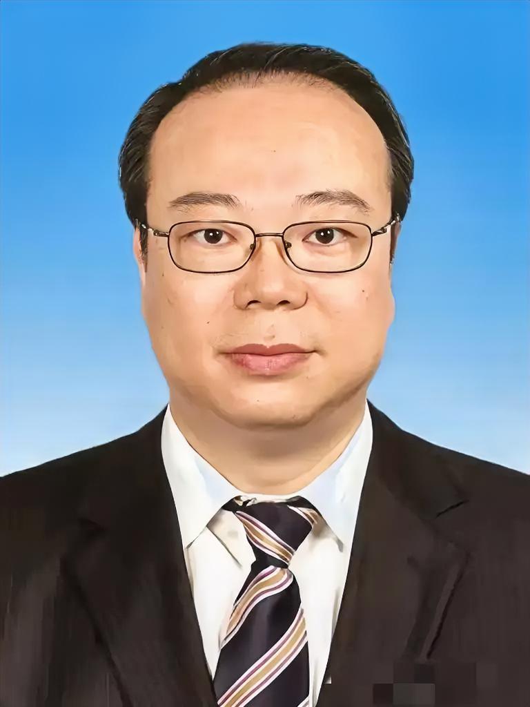 5月19日，
反腐消息❗就在刚刚，“马磊”被查了，看了一下履历，他是河南许昌人，