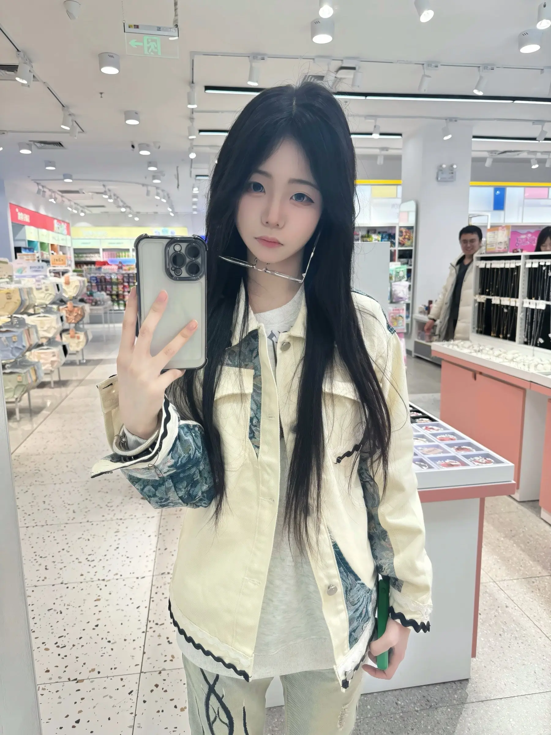 他有钱不一定给你花 但有劲一定对你使
