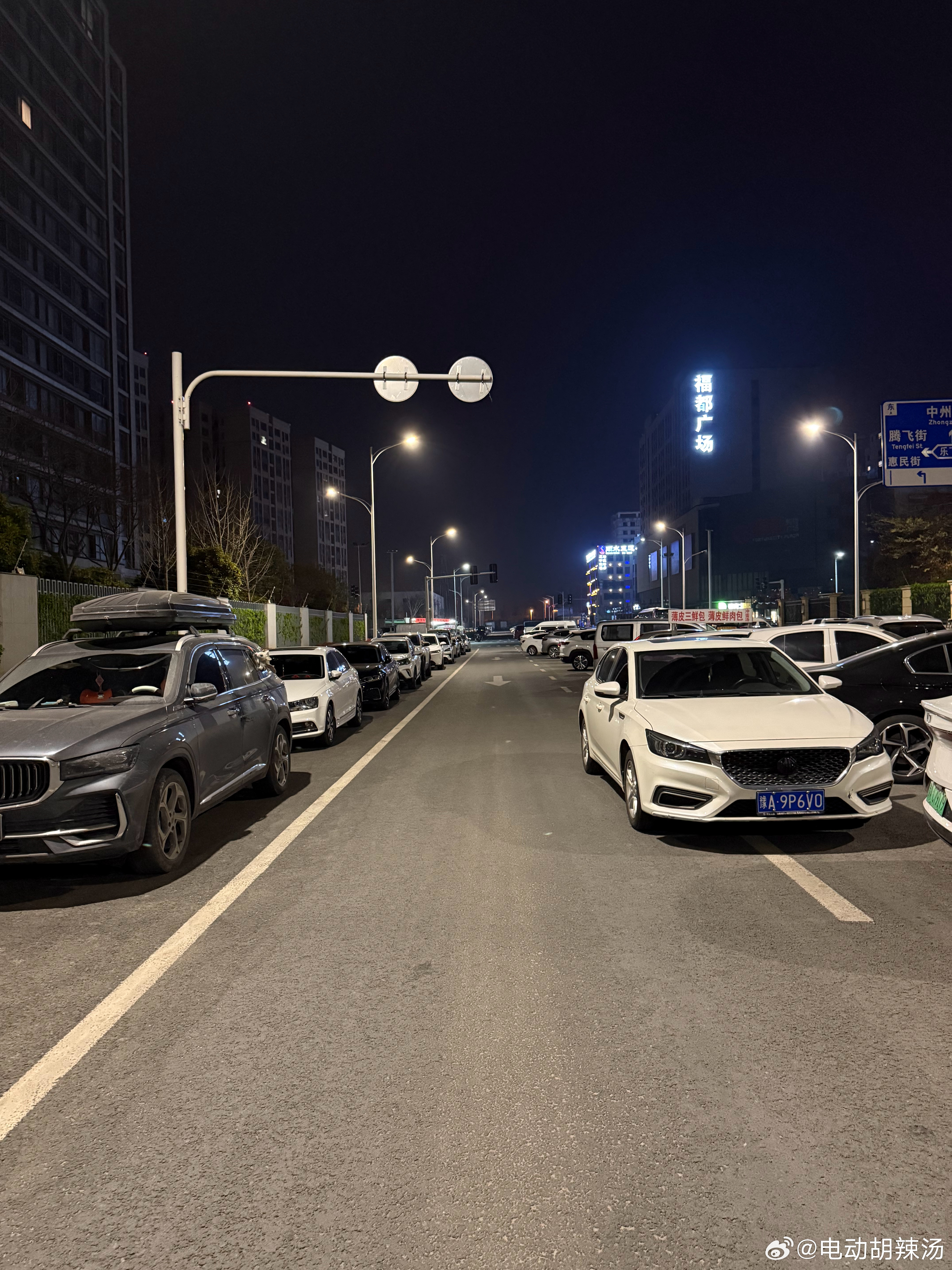 对这种停车方式真的是感觉十分惊讶…典型的损人利己… 