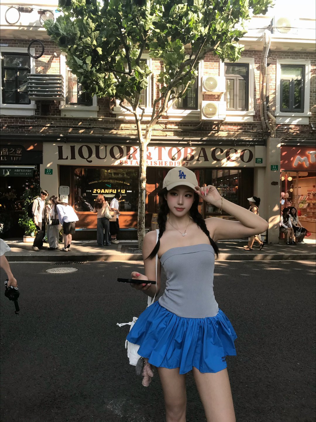 上海的浪漫藏在梧桐和街角里✨闲暇时分出门citywalk，在繁华又温柔的上海，找