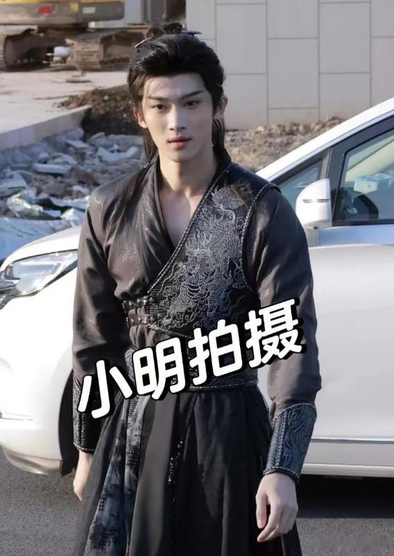 闫桉《月鳞绮纪》能掀桌吗[思考] 