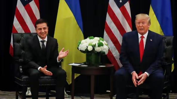 在最近一次接受采访时，乌克兰总统泽连斯基语出惊人。他认为，全世界都怕特朗普，但他