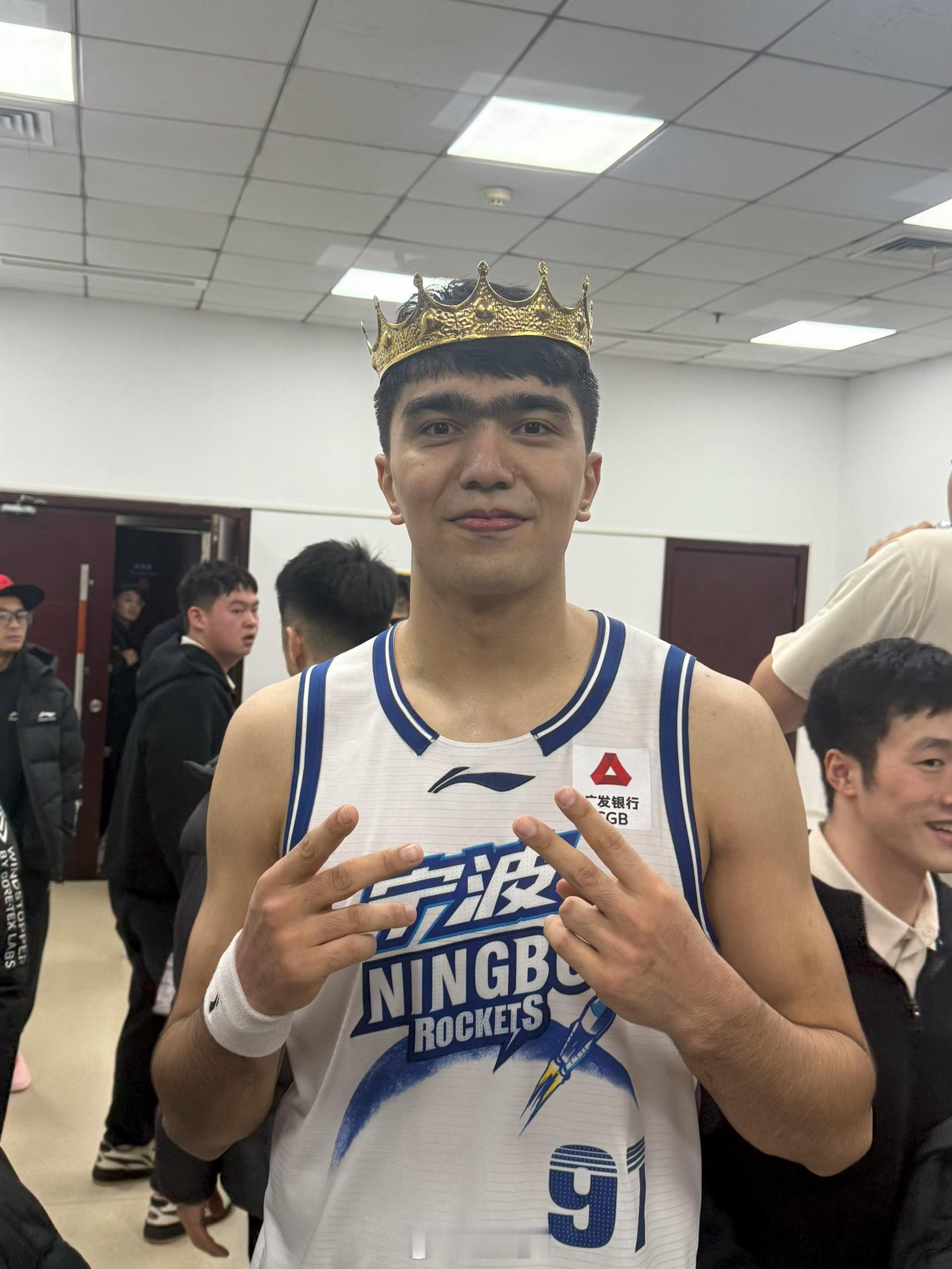 本赛季加盟宁波的鲁吐布拉，在场均不到18分钟的出场时间里，能抢到生涯新高的5.6