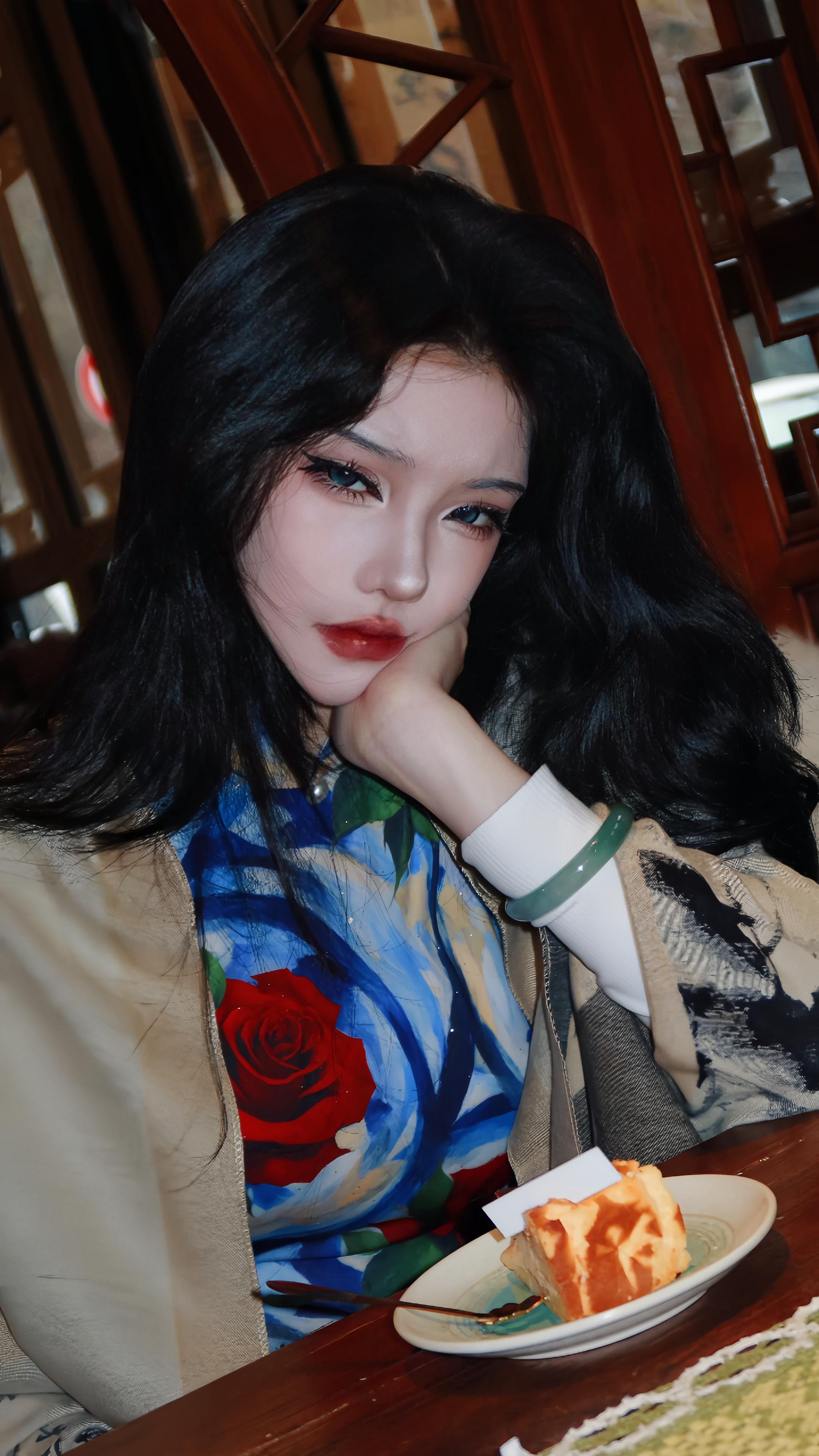 “艳如桃李 冷若冰霜”