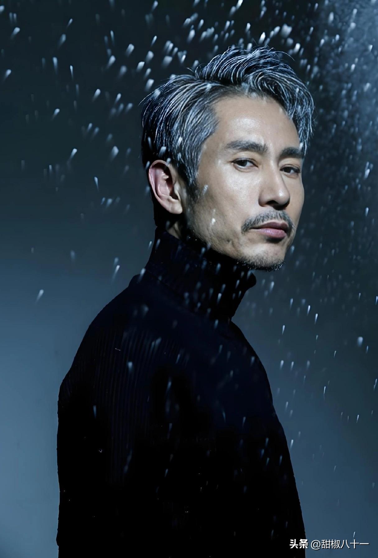 演员成泰燊，

我发现他身上有个藏不住的特征，

就无论他演什么剧和角色，只要一