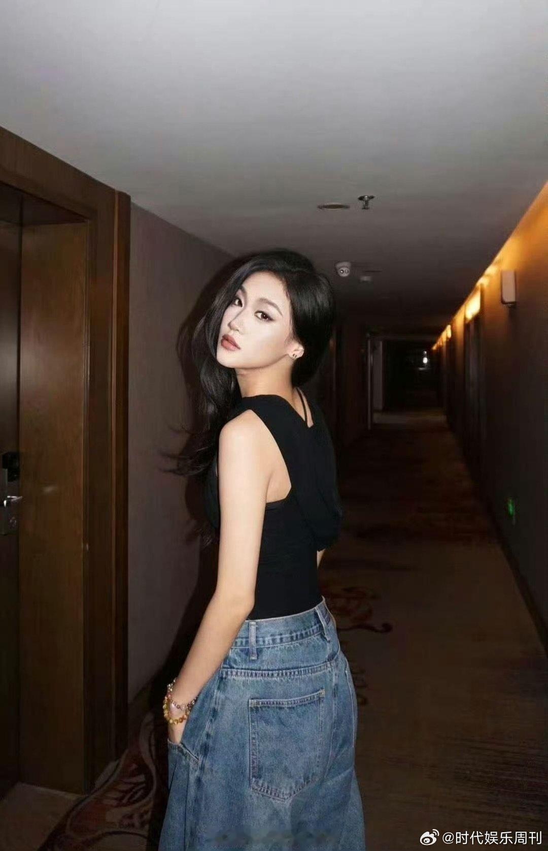 音综选手没有雌竞只有欣赏 声鸣远扬的女生们太圈粉！认真听对方唱歌的样子好戳人～ 
