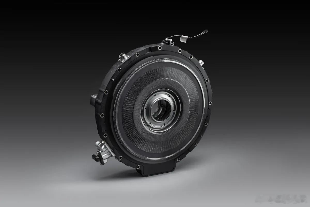 YASA电机12.7 公斤，输出功率达到 750 千瓦，其功率密度为 59 千瓦