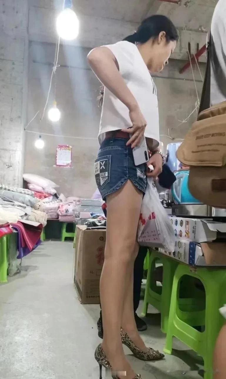 时尚的阿姨