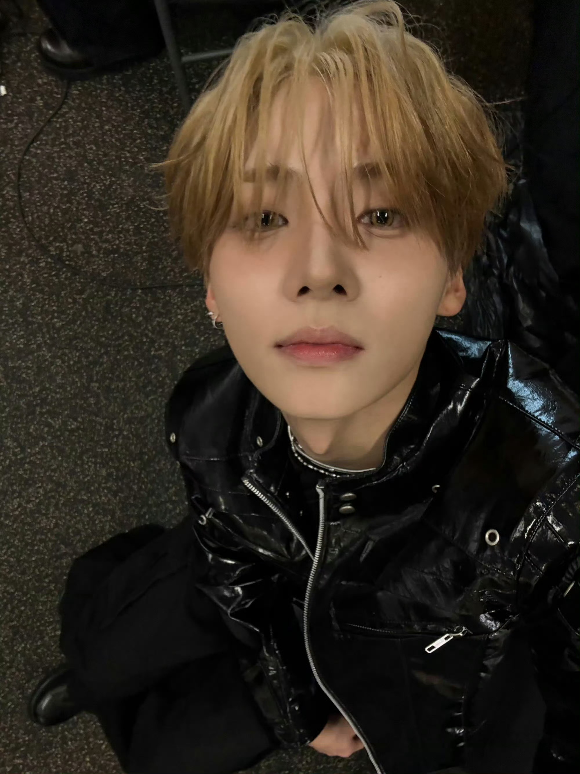 ALD1 MAMA后台自拍🤳 