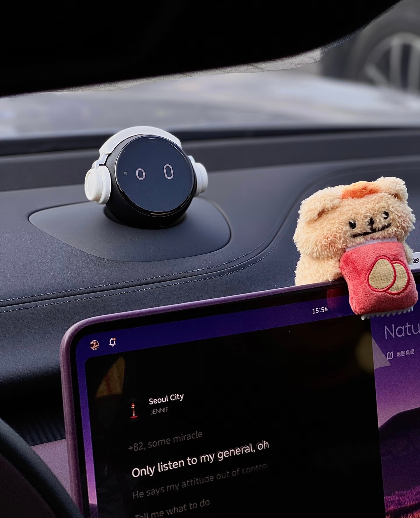 真的会因为内饰爱上一辆车，今天坐朋友的车，发现紫色内饰配色好温柔顺手拍了几张照片