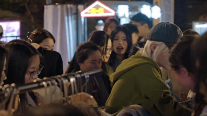 看片段以为关晓彤演短剧了 齐时这角色太有魅力了！不依附任何人，自己摆摊自己扛，这