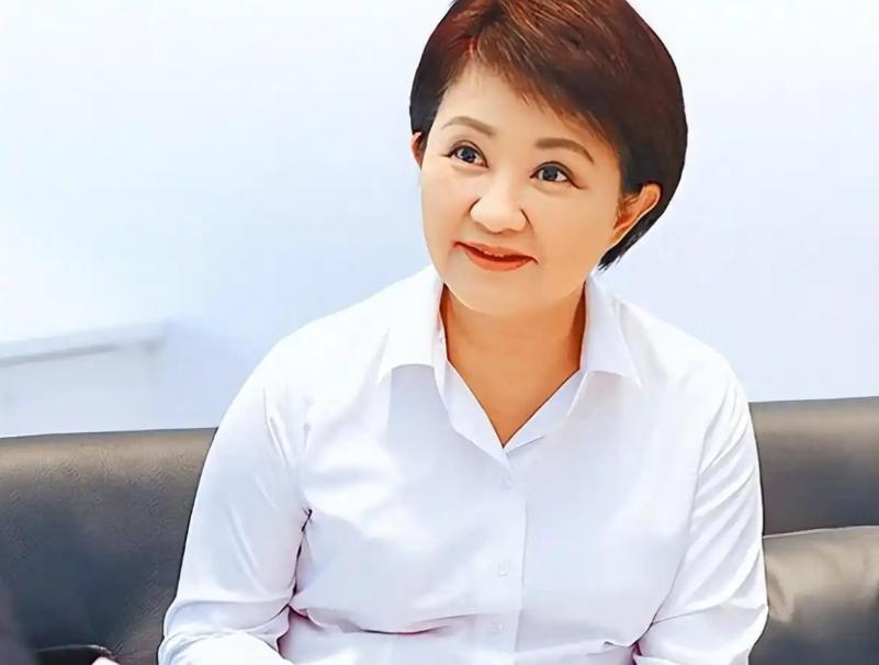 10月10日当天，台中市长卢秀燕今天最新表态

这天，卢秀燕提出“5个坚持”，包