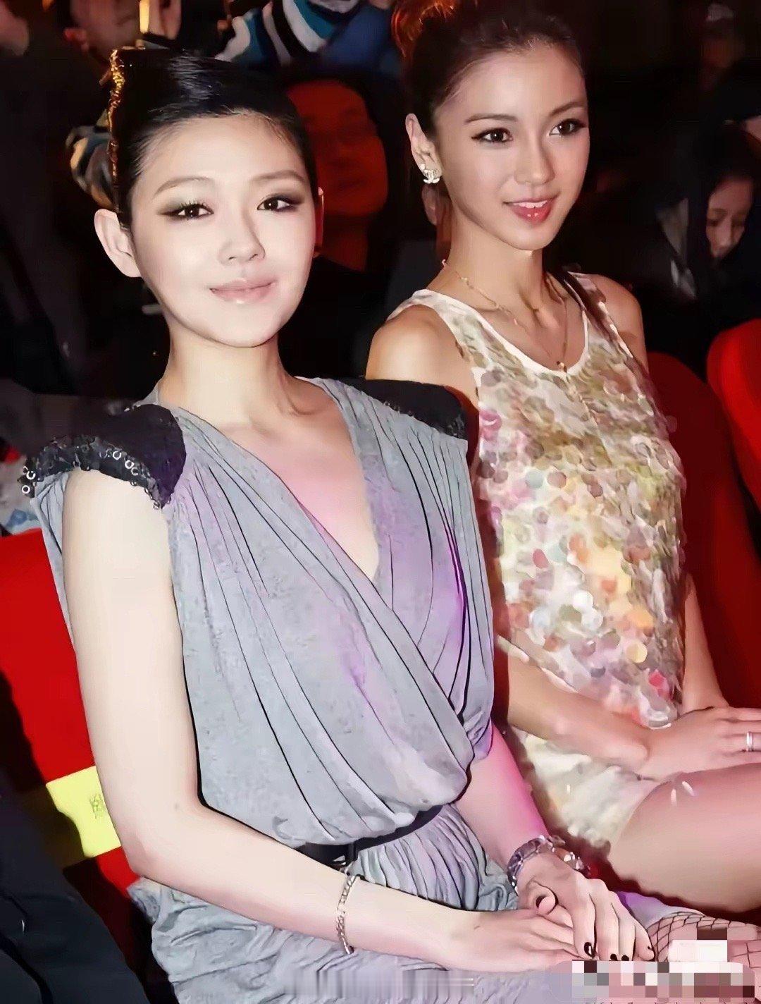 之前很多人说大S脸大 结果跟ab差不多小。。 ​​​