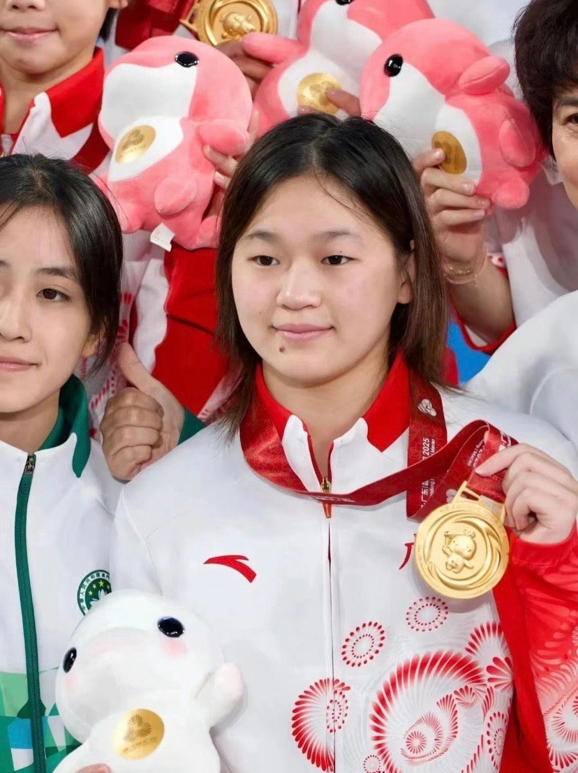 刷到全红婵全运会收官的发文，“没有白走的路，对错都是我的脚印”，我太懂这种感觉了
