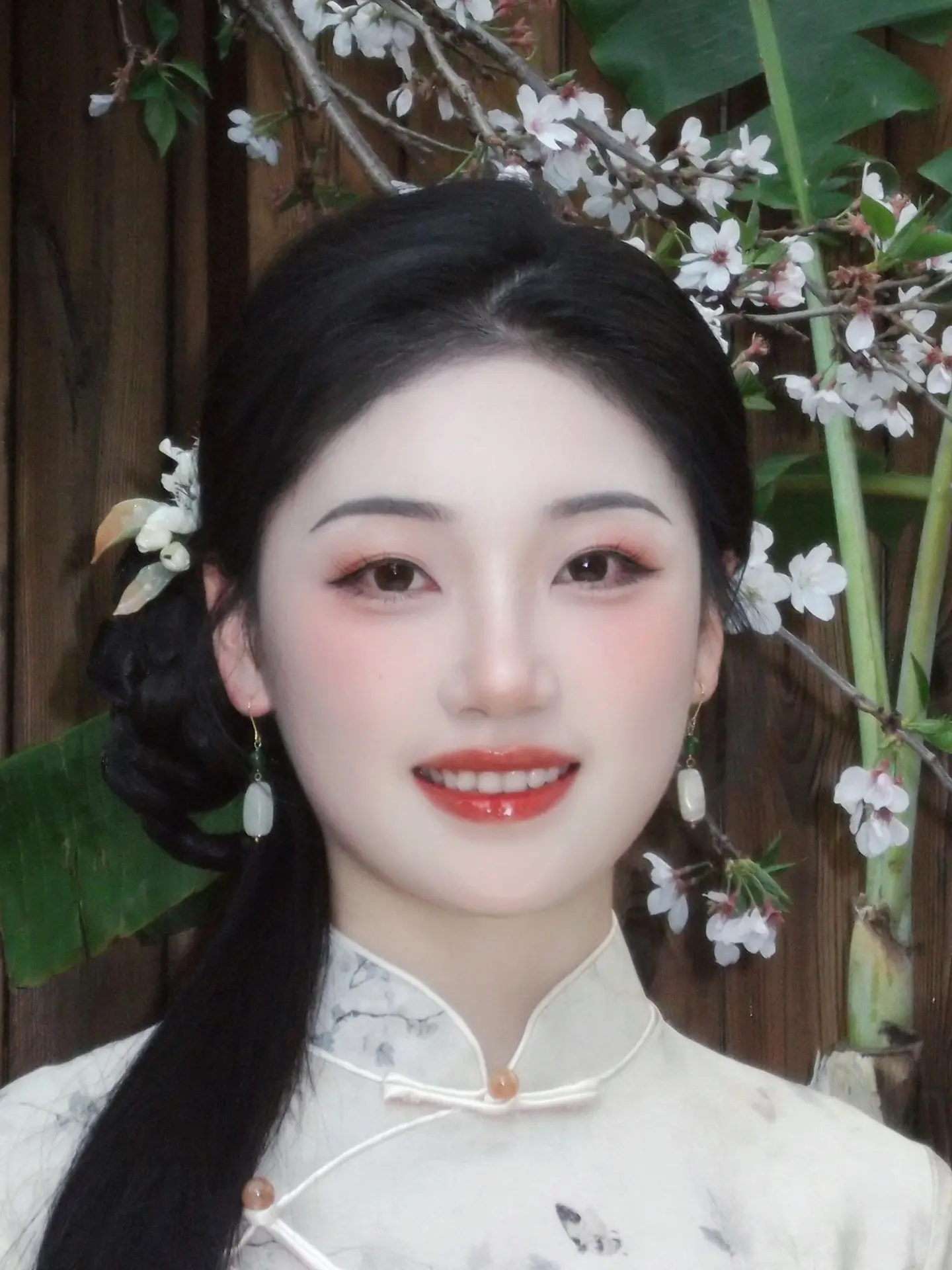 江南无所有，聊赠一枝春。