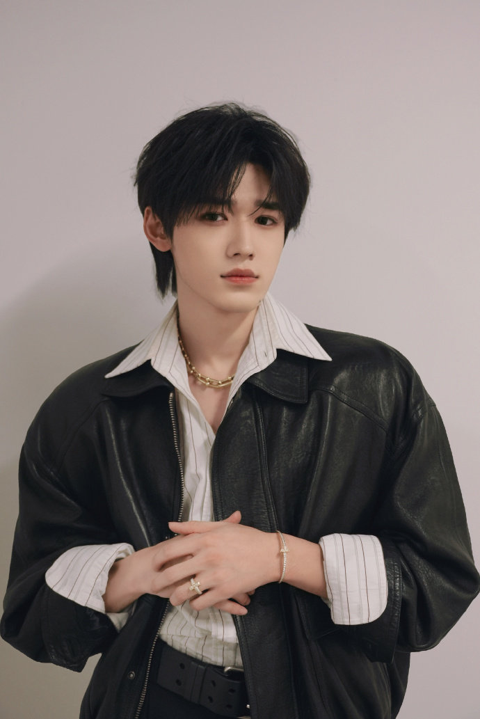 宋亚轩2025最受年轻人喜爱明星  少年实力认证！2025微博娱乐白皮书 公布榜