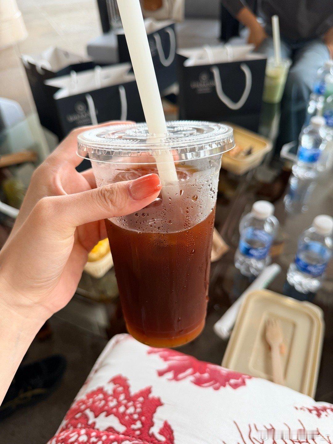 不喝咖啡的人，今天都来了一杯。可以想象到今天额工作强度有多大了吧 