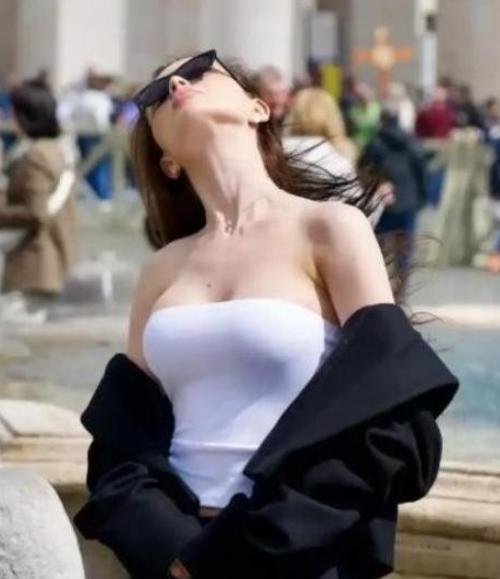 一名德国华人表示，“欧洲人讨厌中国人的原因，就是因为如果在街上看到一群人大声吵闹