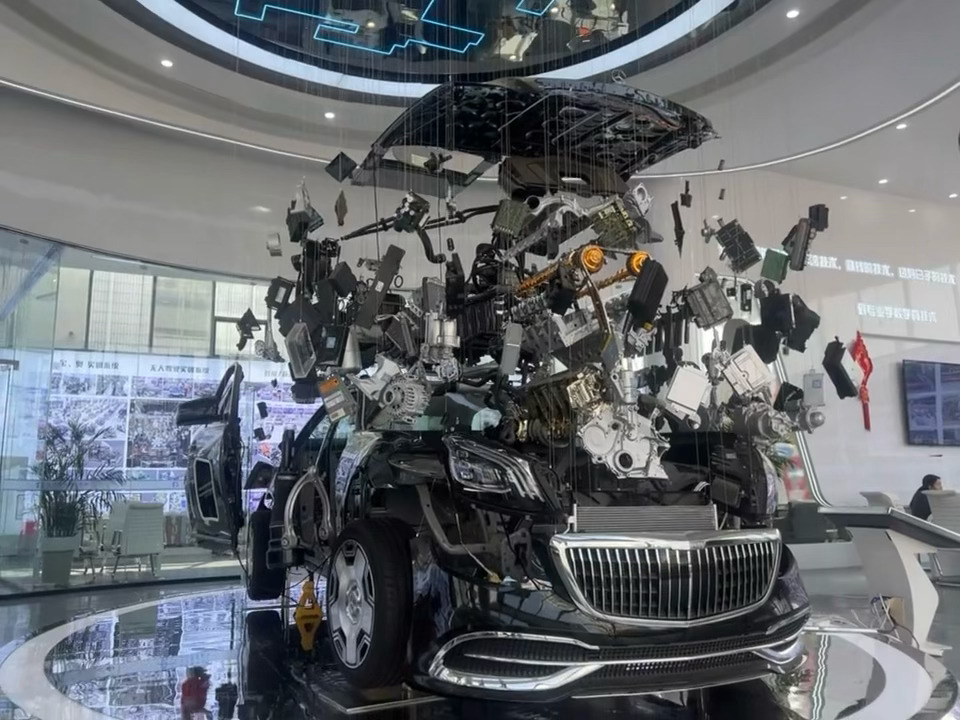 奔驰工业艺术品 