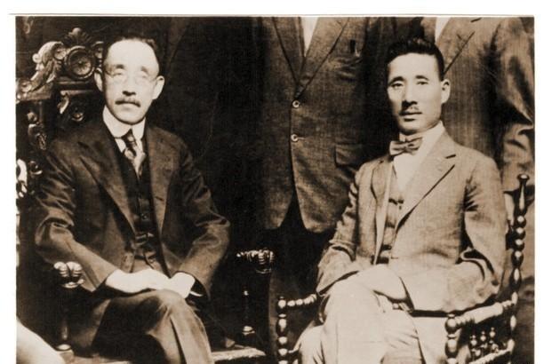 1951年教育家张伯苓去世，晚年屡遭学生怒斥：你是战犯，应当处决。

张伯苓，1