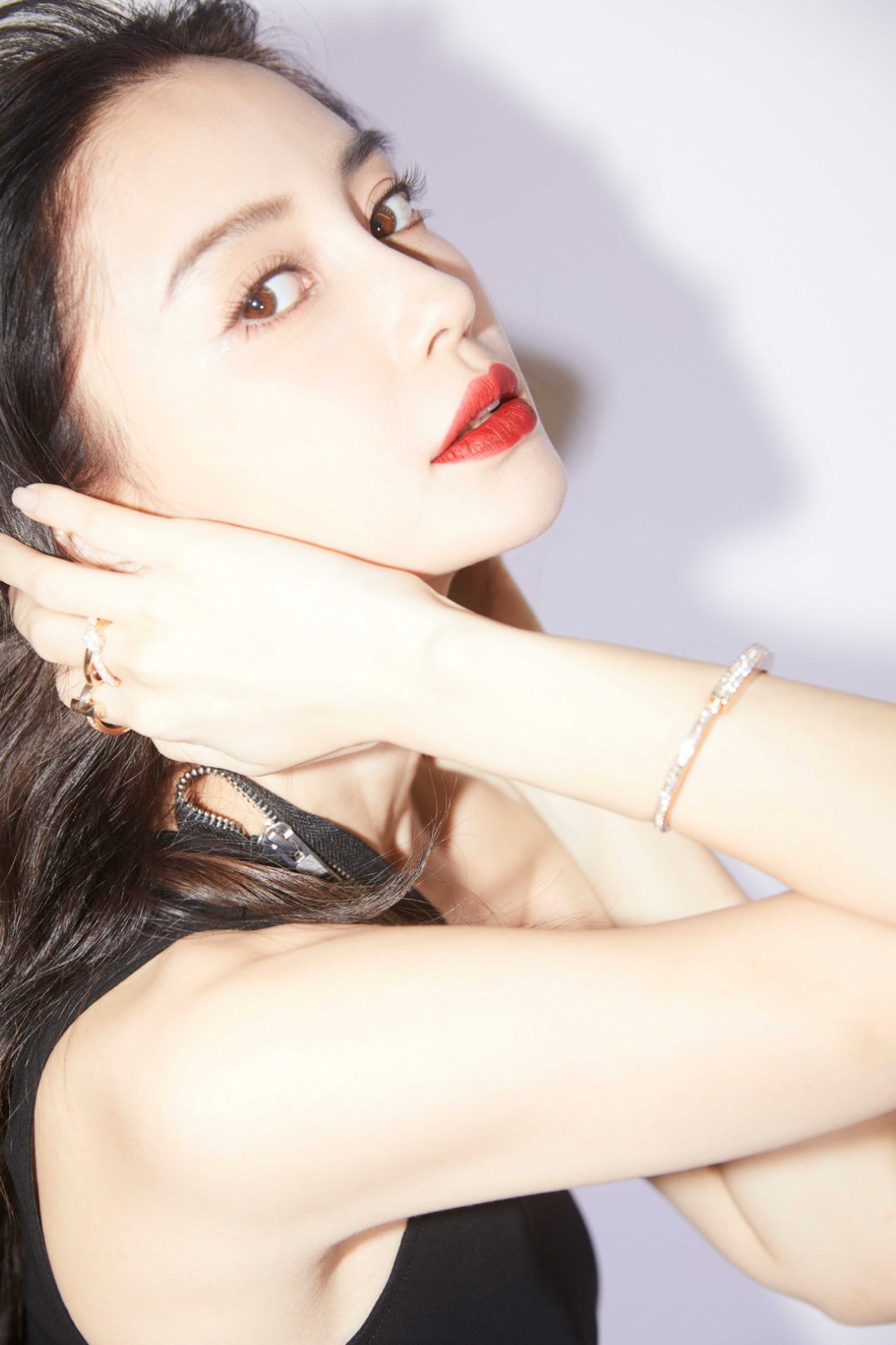 angelababy angelababy “是爱意四起的年代 但是我的爱永远纯
