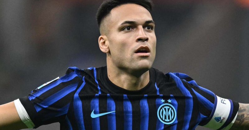 蓝黑军团德比历史：萨内蒂出场最多，梅阿查进球最多。队长劳塔罗正追逐双纪录。 