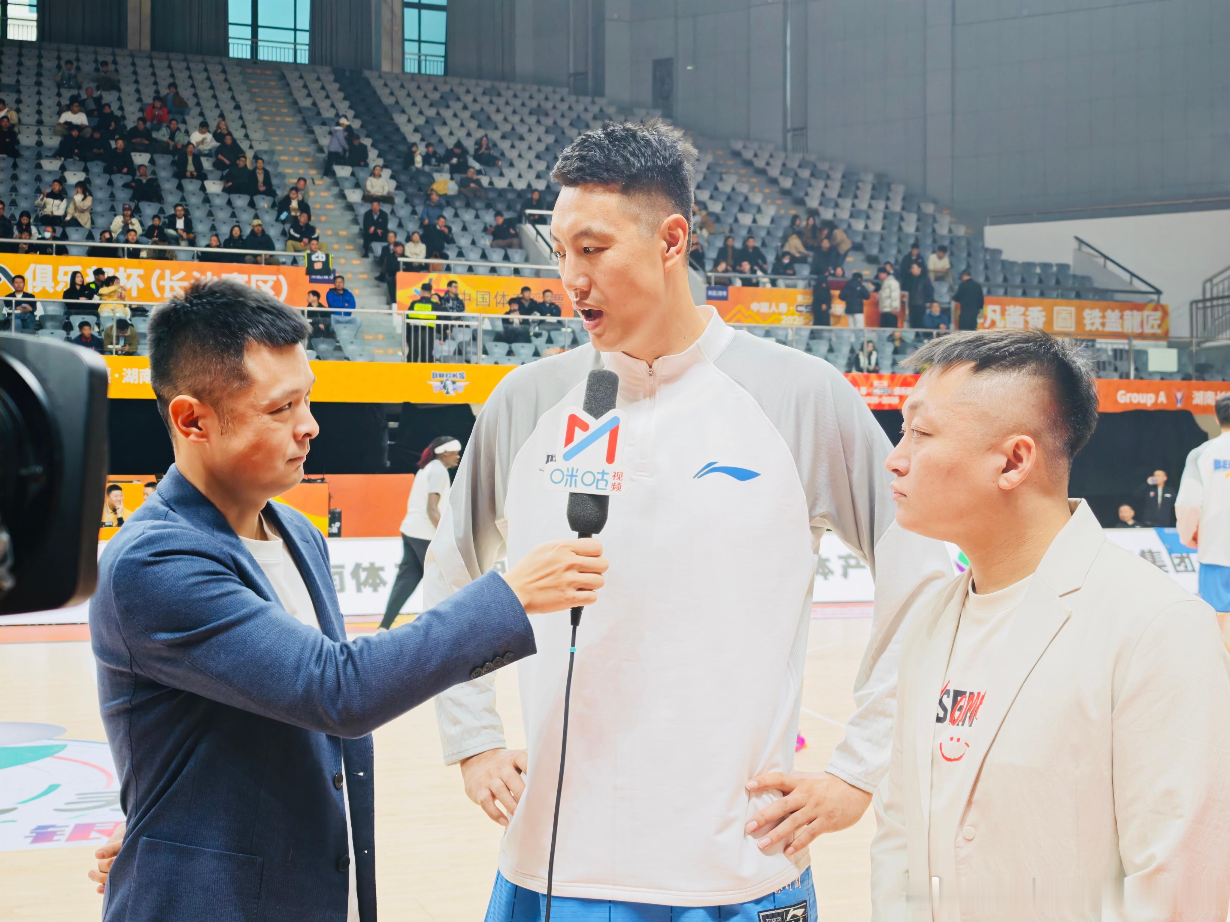 回归现场解说的第一天，熟悉的，专属于杯赛的节奏，有条不紊，踏踏实实cba俱乐部杯