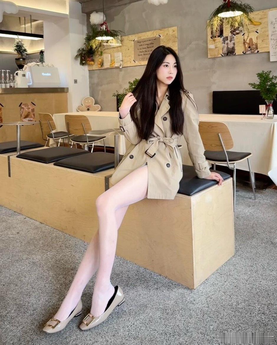 风衣当然是配丝儿 