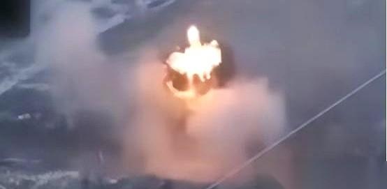 俄军最精锐的王牌，第76空降师，终于进城了。
但画风跟想象的完全不一样。
没有钢