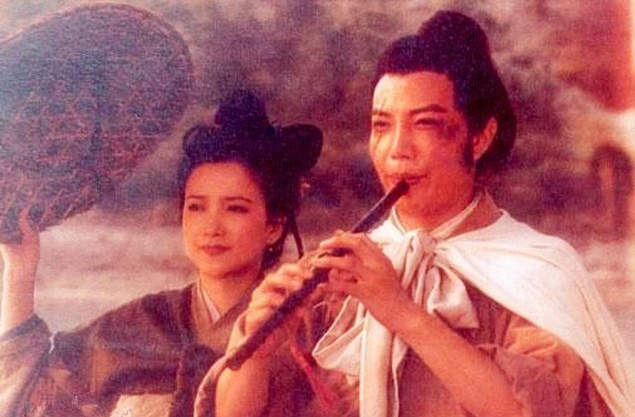 宋江征方腊，梁山好汉死的死、散的散，浪子燕青带着一担财宝突然消失，这是贪生怕死，