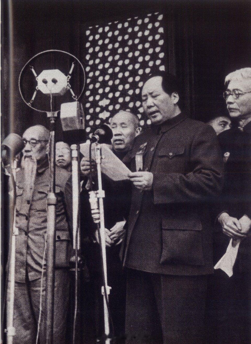 中华人民共和国成立76周年全世界都应该感谢我们，因为要不是我们压着，三战早就爆发