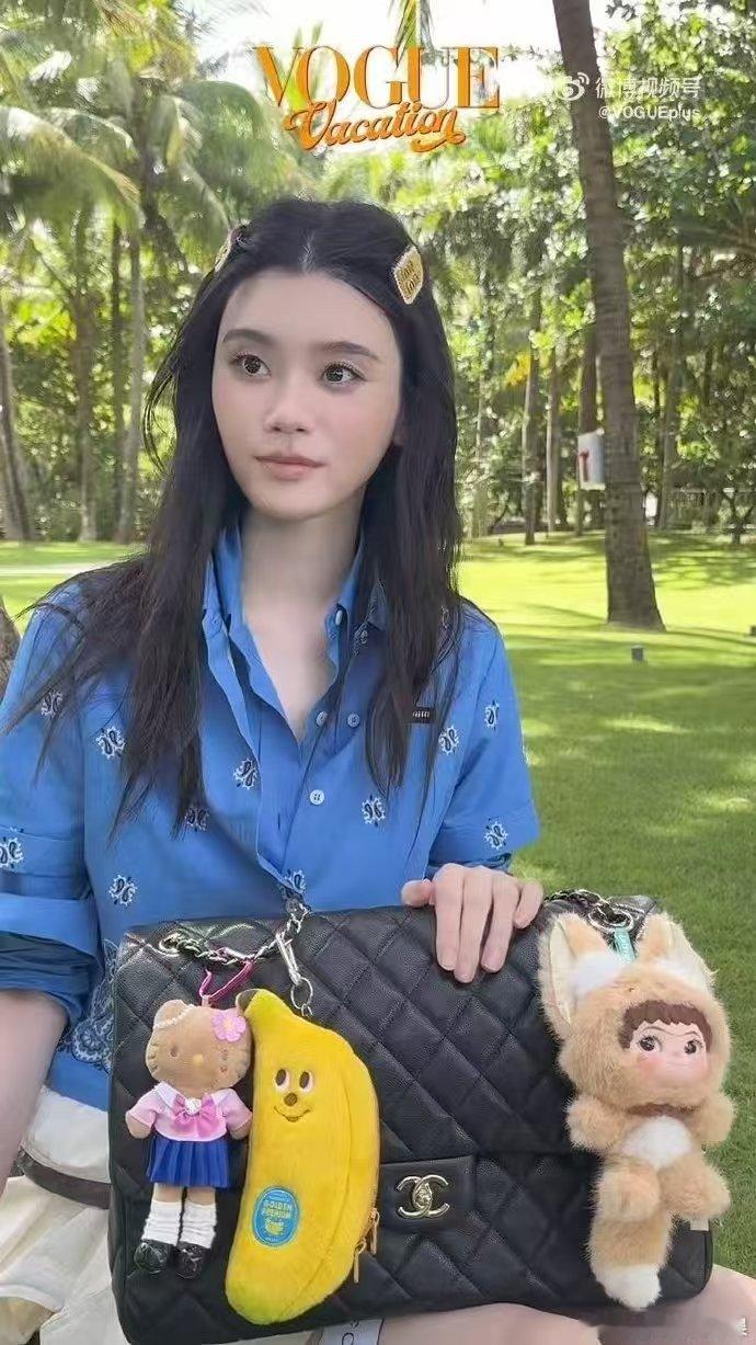 虞书欣[超话]虞书欣在内娱到处送娃虞书欣送奚梦瑶同款娃娃 谁能抵挡虞书欣的娃娃魅