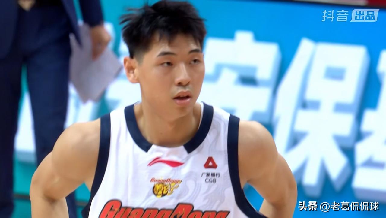 谁能拯救一下广东东阳光球星崔永熙的三分球？在今天广东东阳光客场挑战江苏肯帝亚的焦