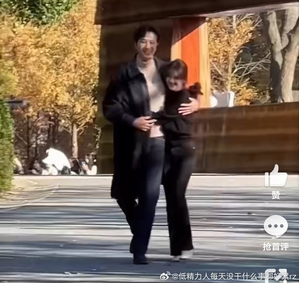身高那当然是白高了白还是有一六几的一个正常身高的露就一五几吧 