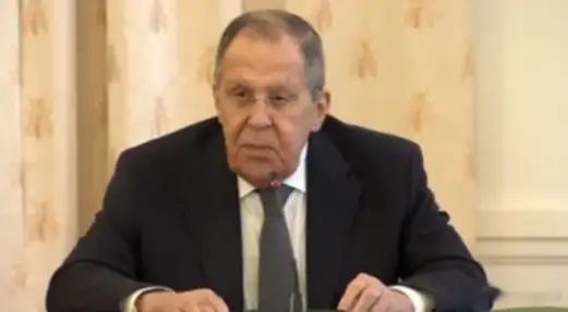 美国做梦都没想到，自己在霍尔木兹盯着伊朗的一举一动，背后却被俄罗斯捅了最狠的一刀