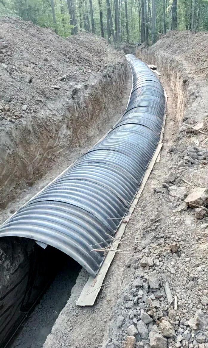 乌军对一些战壕进行了改进，加了盖，有些还有门。这些措施主要是防俄军FPV打击的