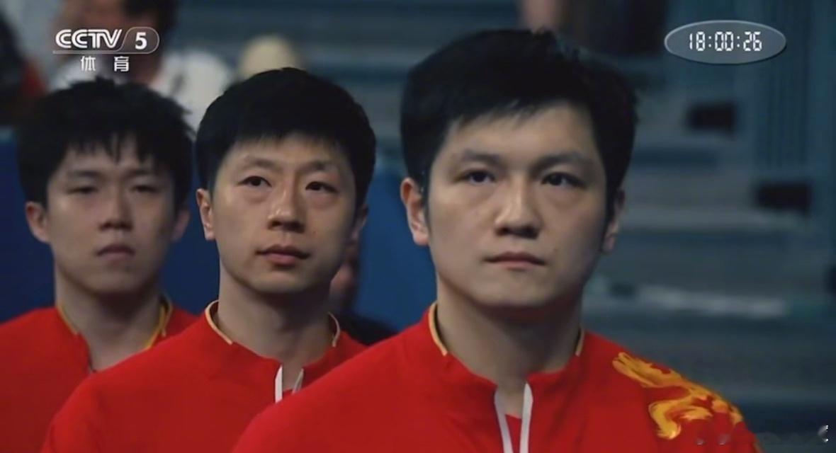 樊振东压轴十五运宣传片宣传片结尾由樊振东、马龙、王楚钦三人并肩走向镜头，象征国乒
