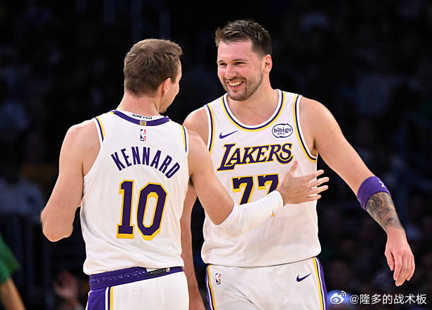 东契奇表示，他一直在向肯纳德强调，他需要多出手投篮。 步行者vs湖人