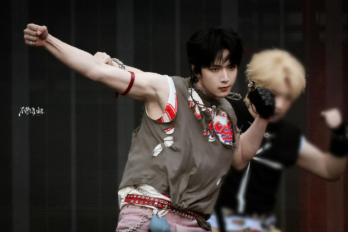 新音站姐审美新音站姐出图 新音站姐审美，开始存神图 