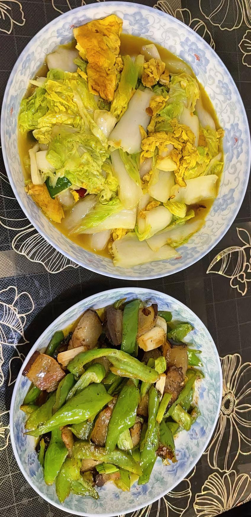 做了近30年语文老师，心脏手术后却被“发配”去教历史。

结果你猜怎么着？我带的