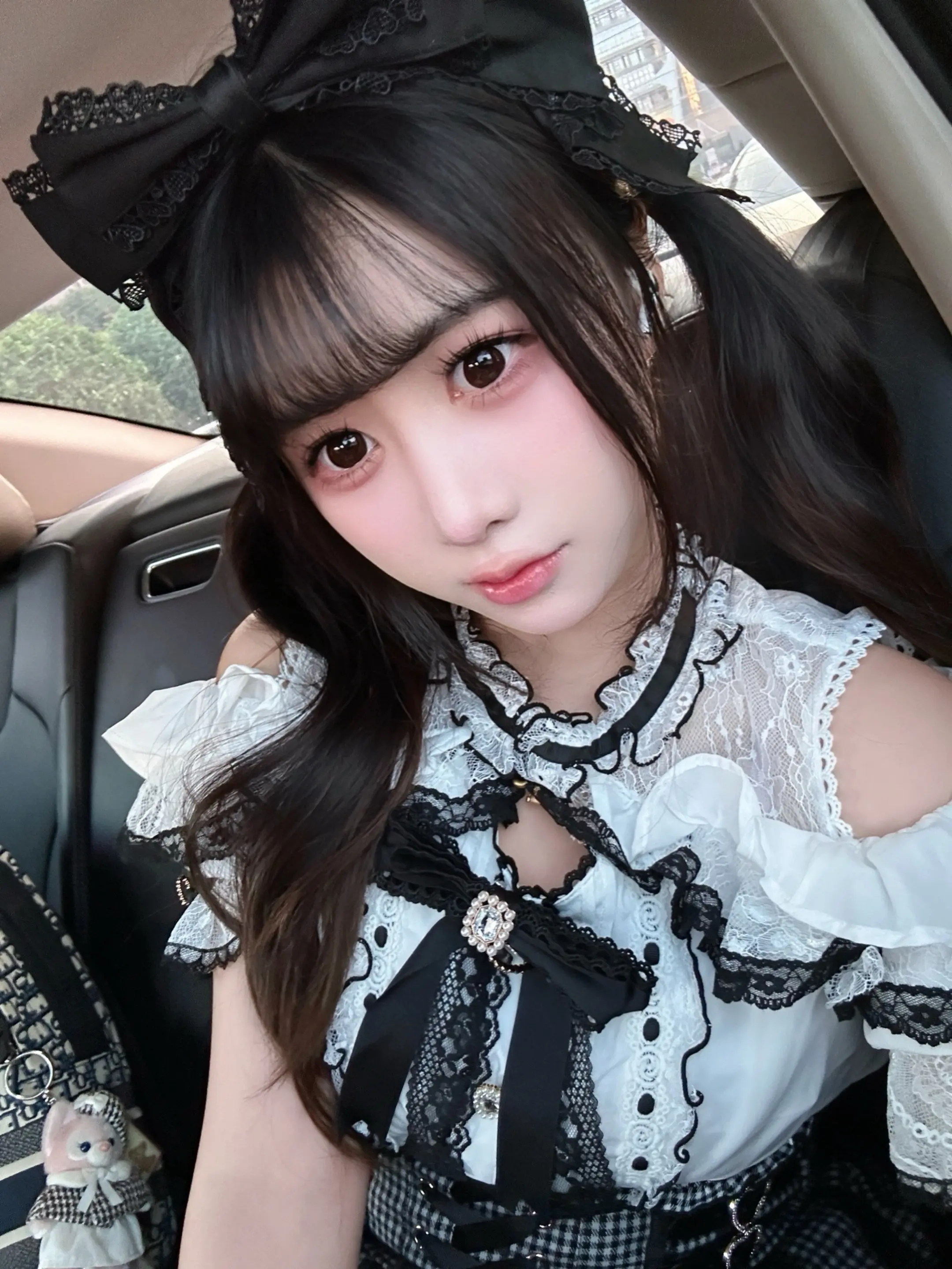 想你 想偷你的手机发我也想你。^>⸝⸝⸝⸝<^