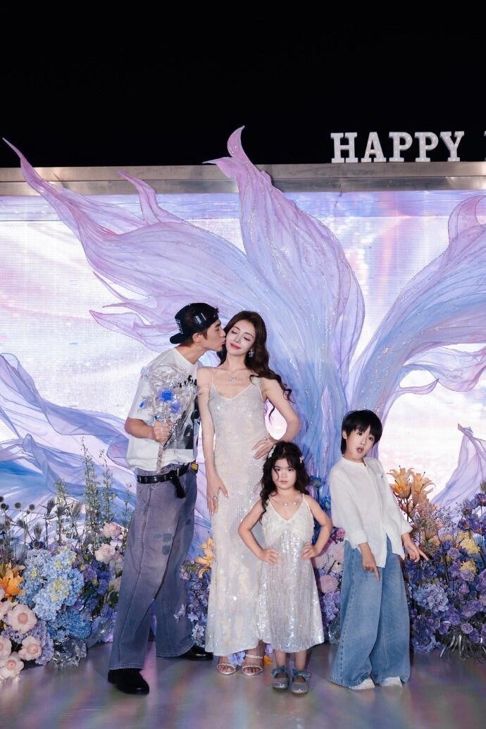 姜潮补办芭比派对为麦迪娜和女儿庆生 ​​​