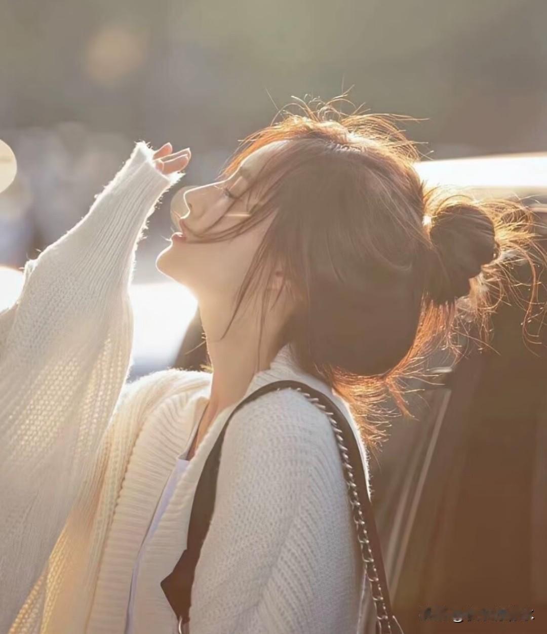 头条刷多了才懂：“贫在闹市无人问”，如今换了种打开方式！
 
以前总听老人说“贫