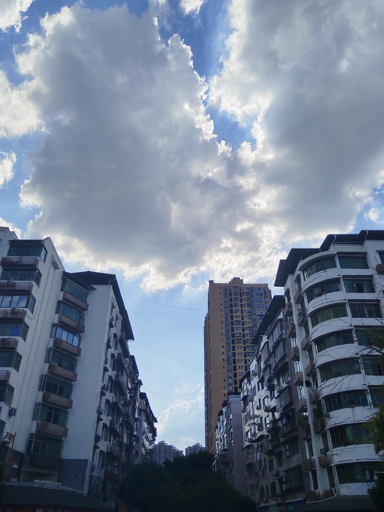 别在空中做样子，最好能下雨！